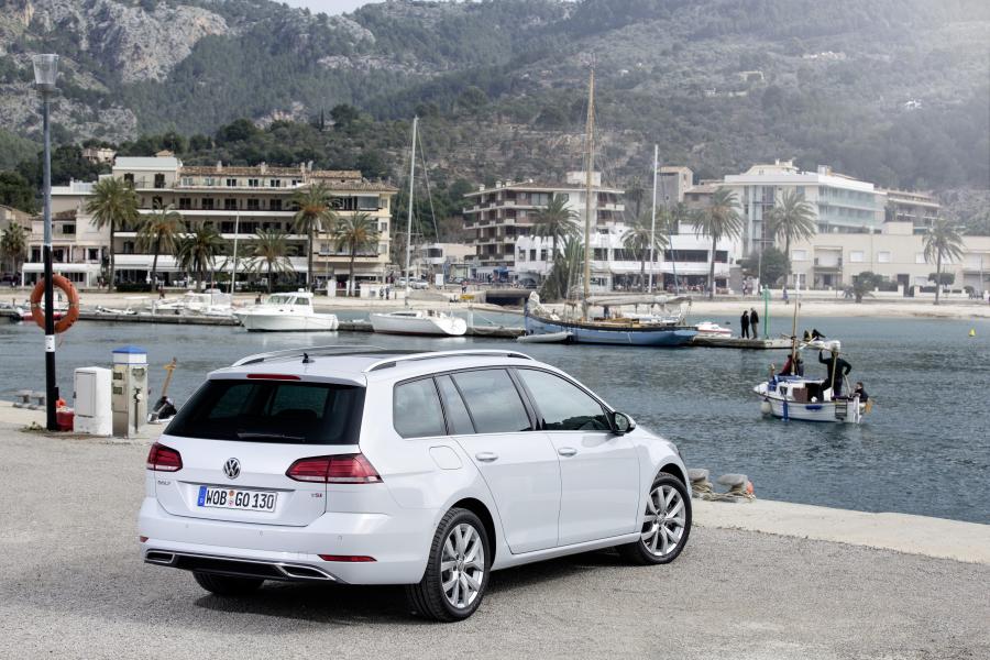  Volkswagen Golf TSI Variant 2017 года  (WW) (фото 4 из 31)